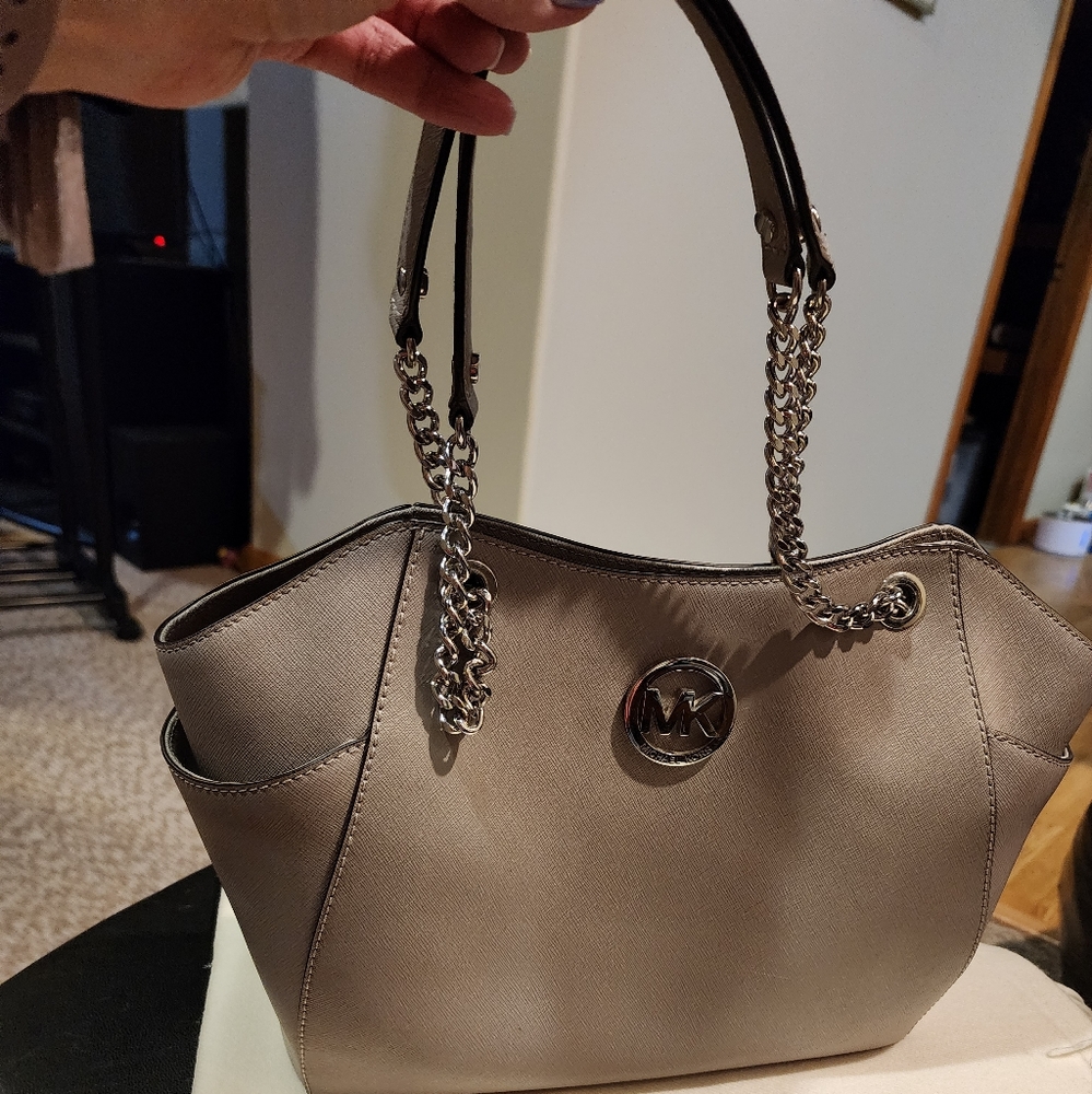 Michael Kors purse EUC